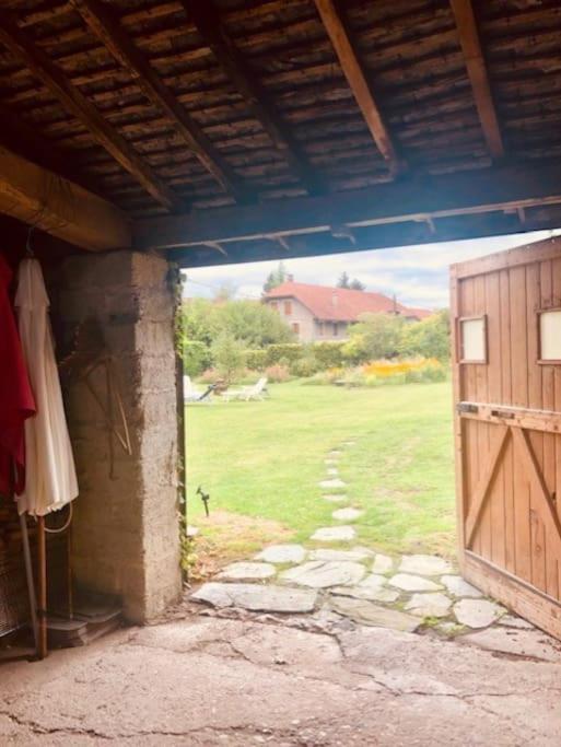 Appartamento Belle Maison Familiale A La Campagne Saint-Girod Esterno foto