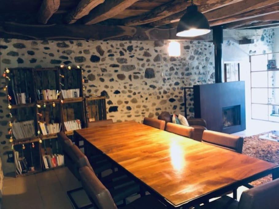 Appartamento Belle Maison Familiale A La Campagne Saint-Girod Esterno foto